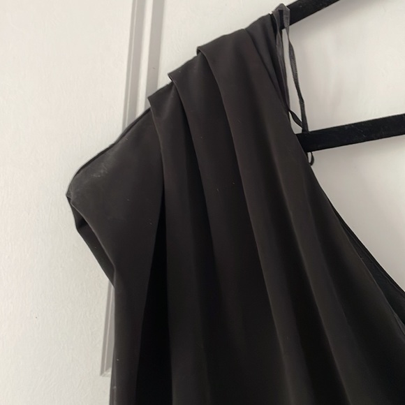Michael Kors one shoulder black dress size 2. Barely worn - Picture 4 of 8